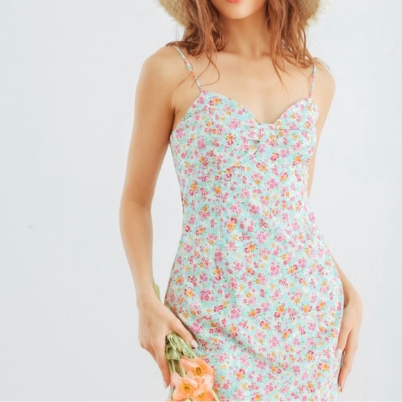 Sale‼️Reseller box: 6 Dresses NWT and NWOT - Picture 1 of 5